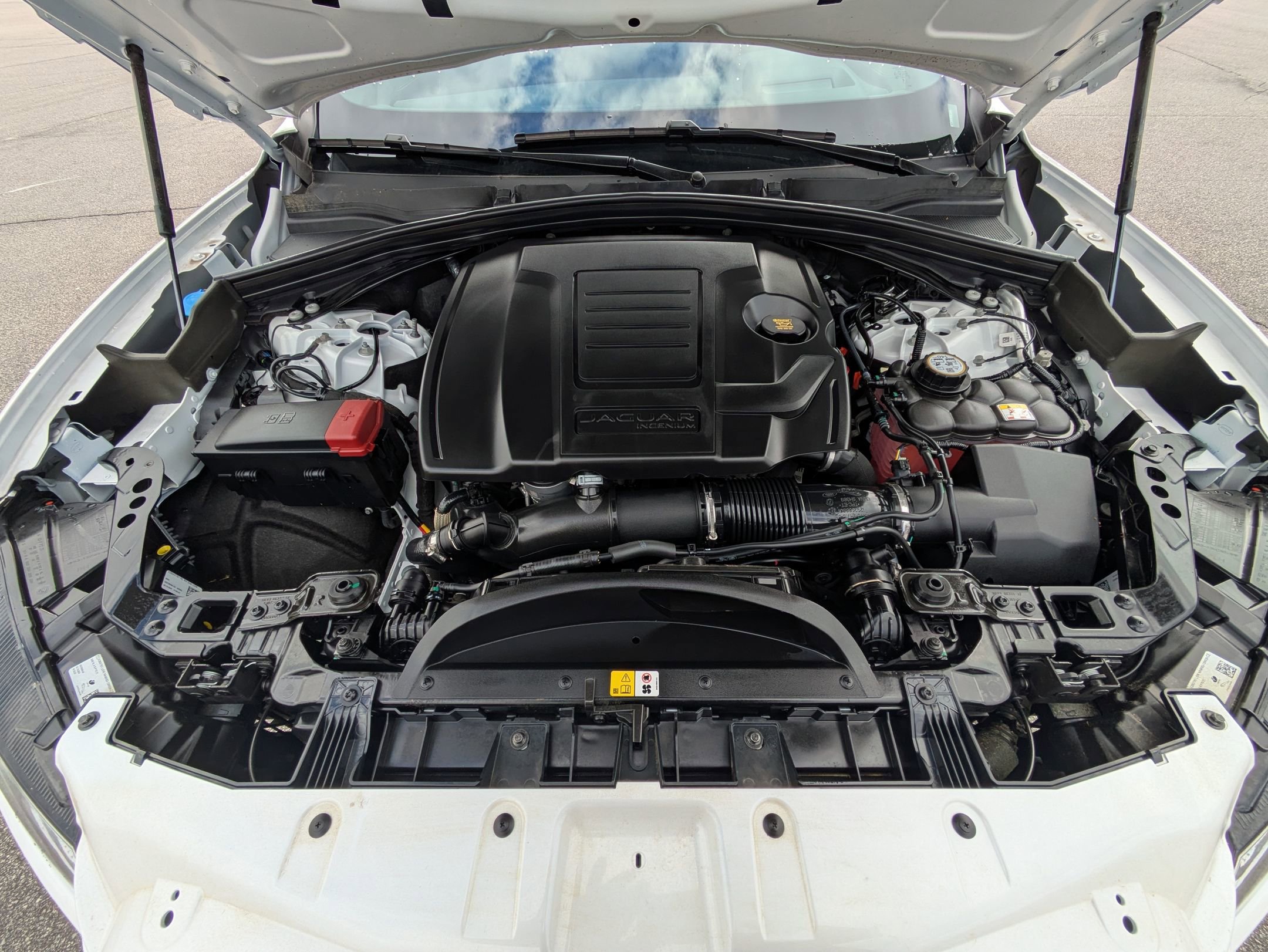 Used 2026 Jaguar F-PACE R-Dynamic S image 31