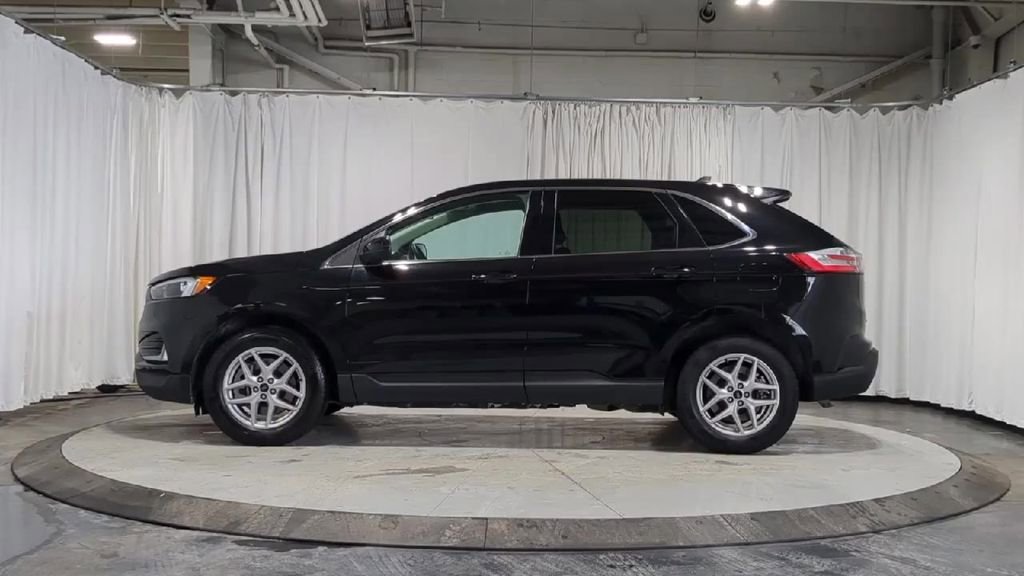Used 2024 Ford Edge SEL w/ Convenience Package image 6