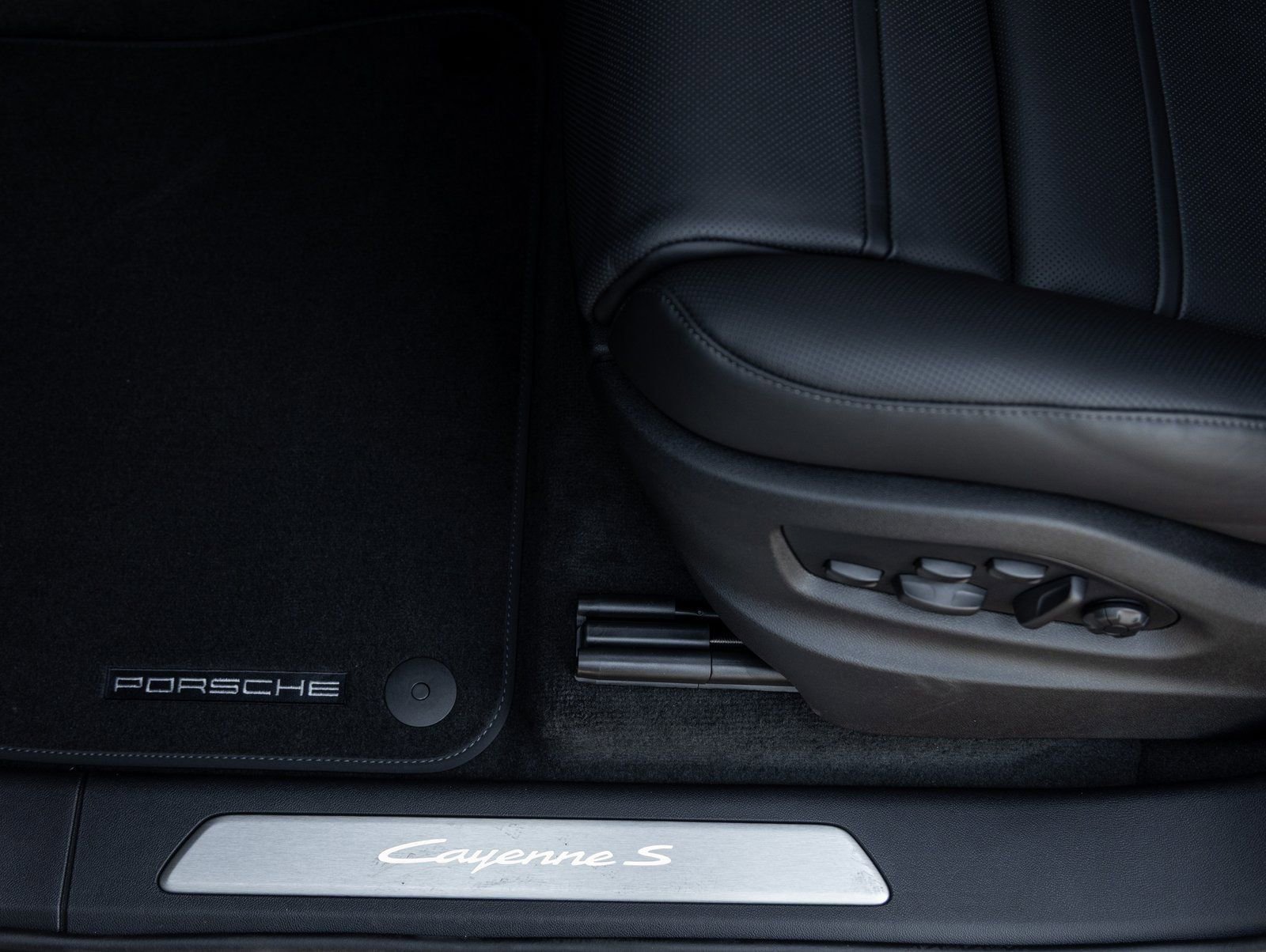 New 2026 Porsche Cayenne S image 22