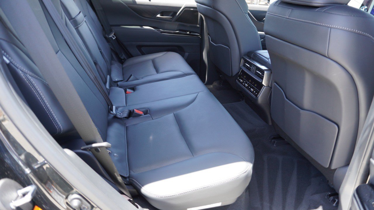 Certified 2026 Lexus LX 600 4WD w/ Accessory Package (Z1) image 33