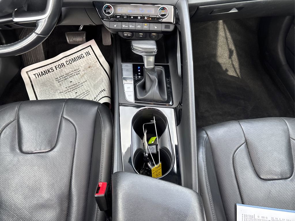 Certified 2023 Hyundai Elantra Limited w/ Preferred Accessory Package image 20