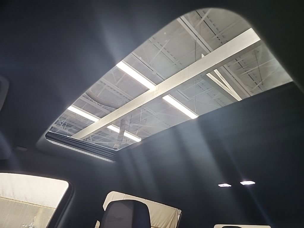 Used 2019 Chevrolet Silverado 1500 High Country w/ Technology Package image 38