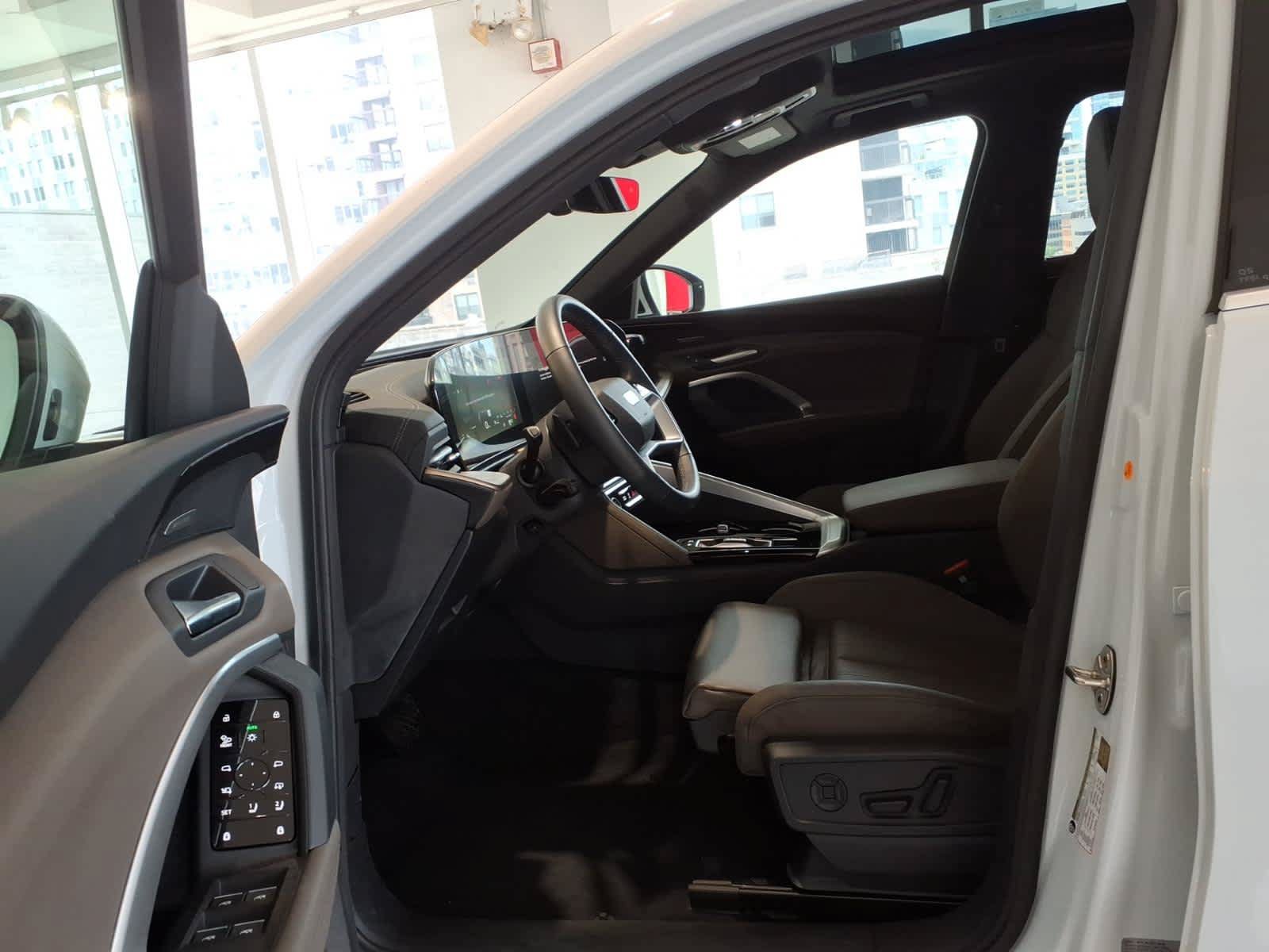 Certified 2025 Audi Q5 Premium w/ Premium Plus AWD/4WD image 18
