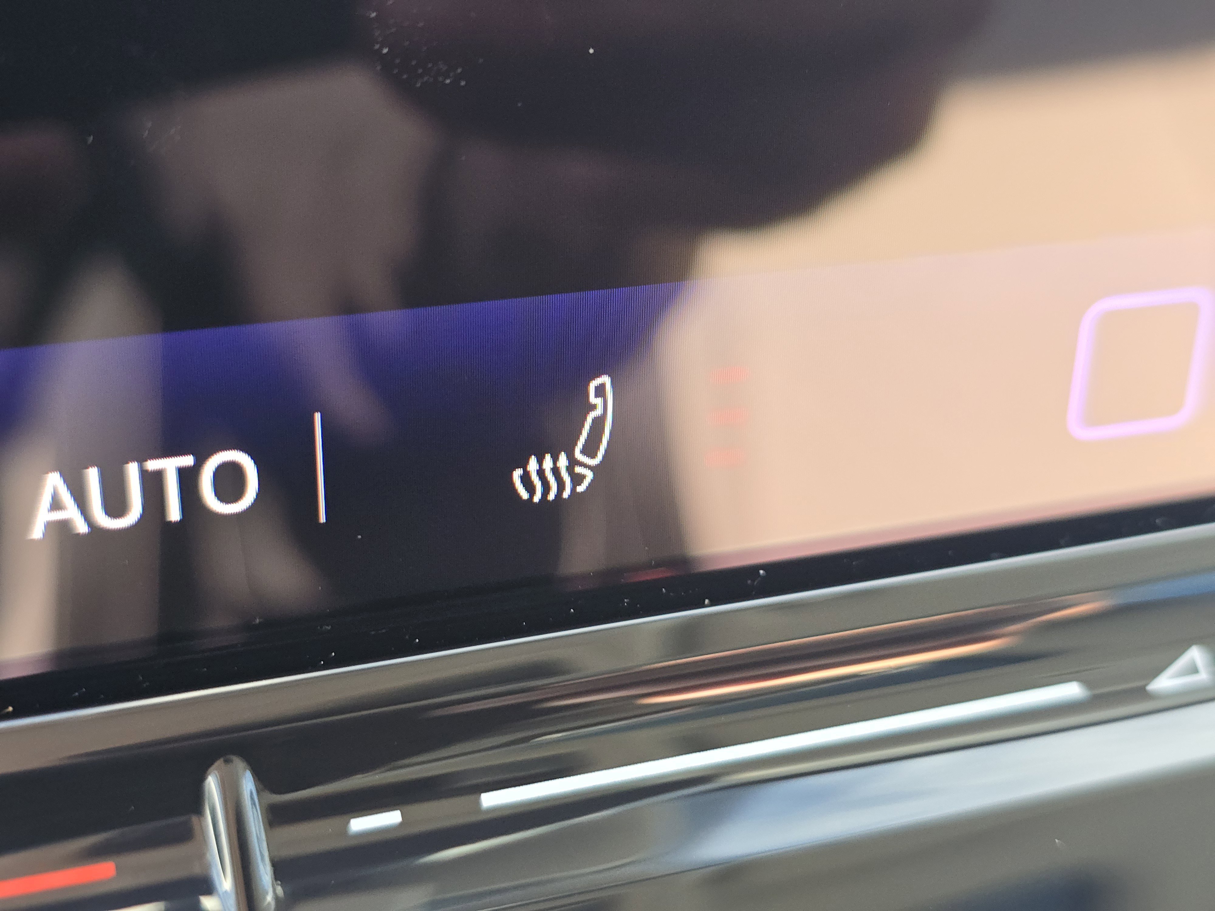 New 2025 Volkswagen Tiguan SE image 11