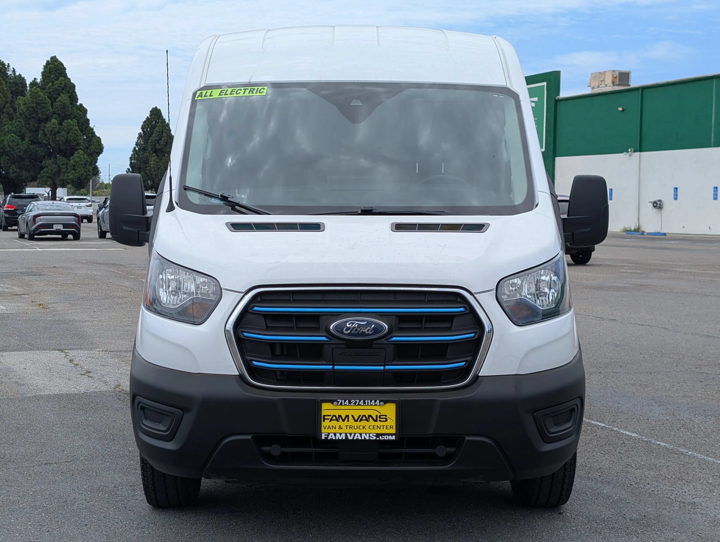 Used 2023 Ford E-Transit Medium Roof RWD image 2