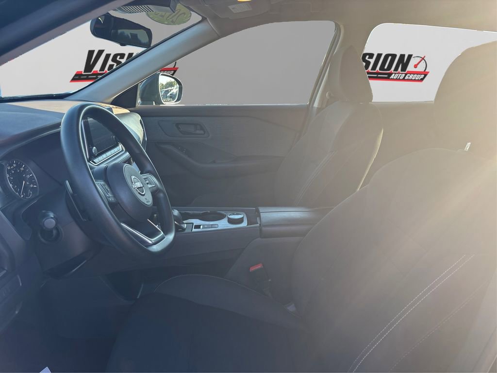 Used 2023 Nissan Rogue S image 9