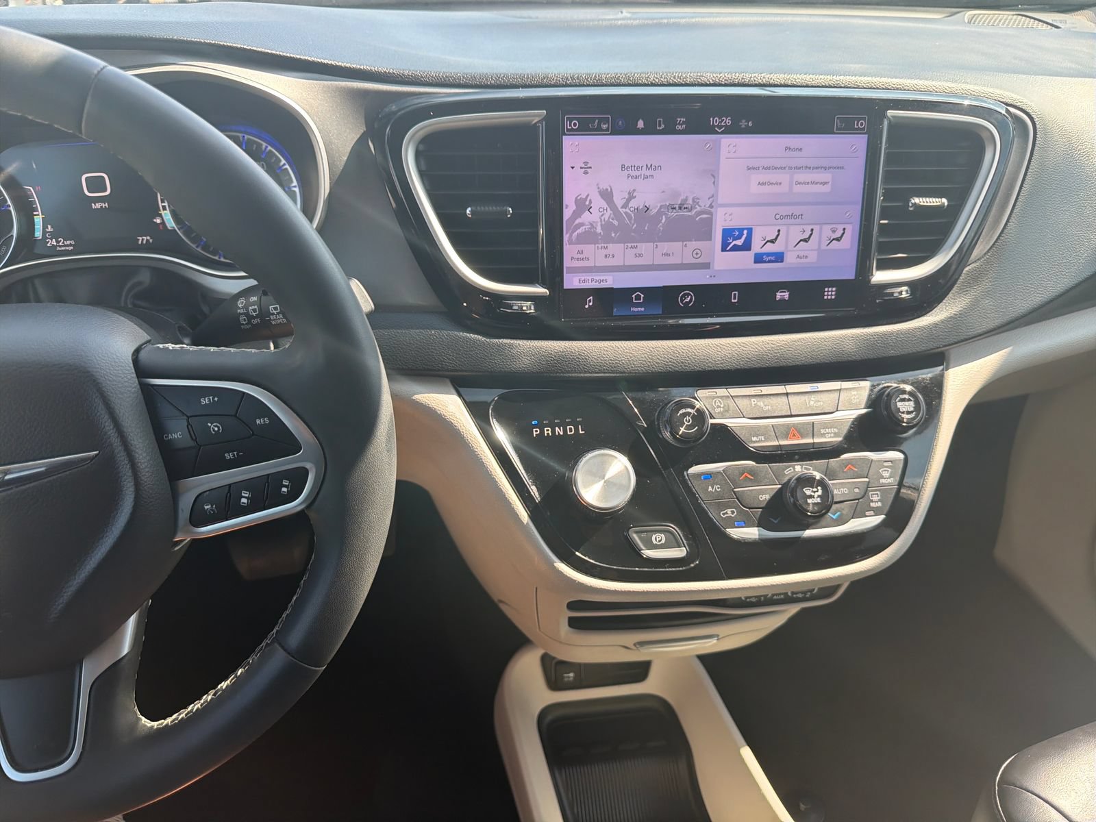 Used 2023 Chrysler Pacifica Touring-L FWD image 26