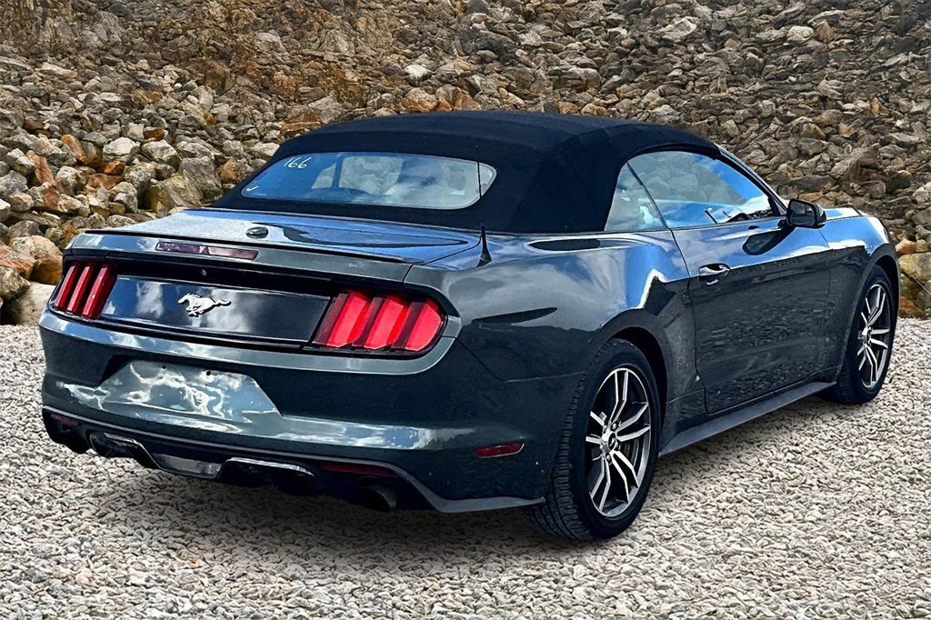 Used 2016 Ford Mustang Premium image 2