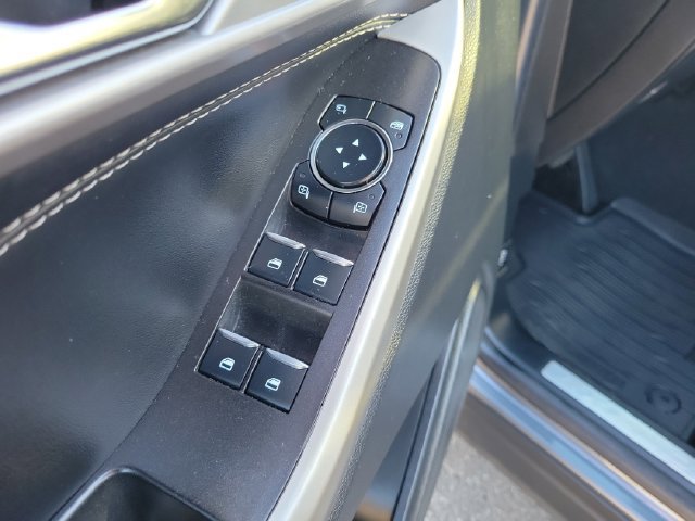 Used 2021 Ford Explorer Limited w/ Equipment Group 301A AWD/4WD image 22