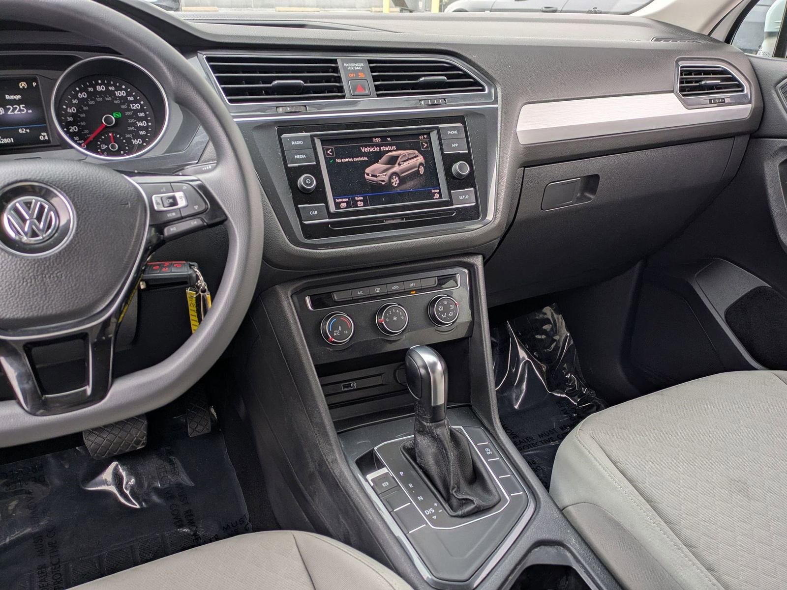 Used 2019 Volkswagen Tiguan S FWD image 9