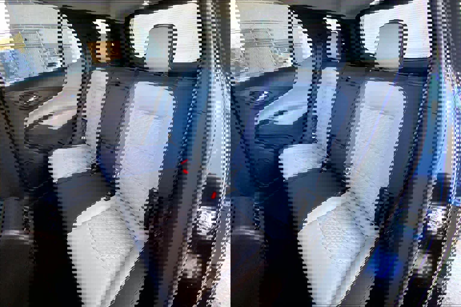 Used 2018 Chevrolet Equinox LT image 21