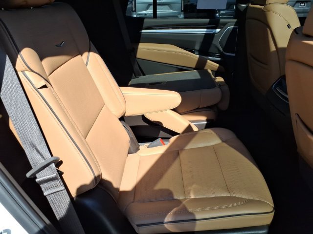 Used 2025 Cadillac Escalade Premium Luxury AWD/4WD image 23