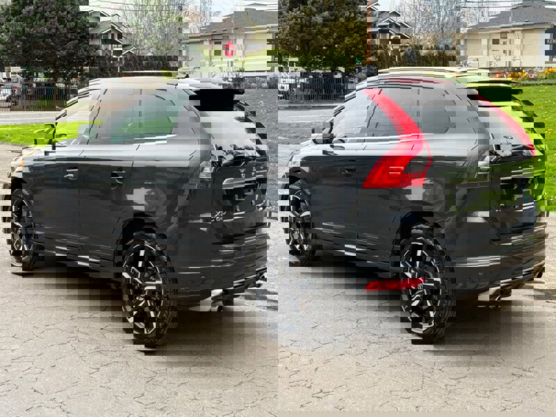 Used 2015 Volvo XC60 T6 R-Design Platinum image 3