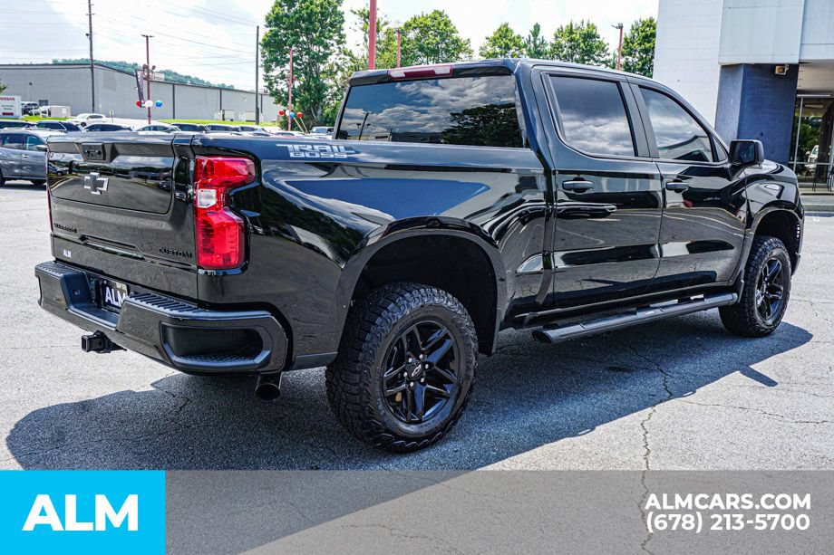 Used 2024 Chevrolet Silverado 1500 Custom Trail Boss w/ Dark Appearance Package AWD/4WD image 5