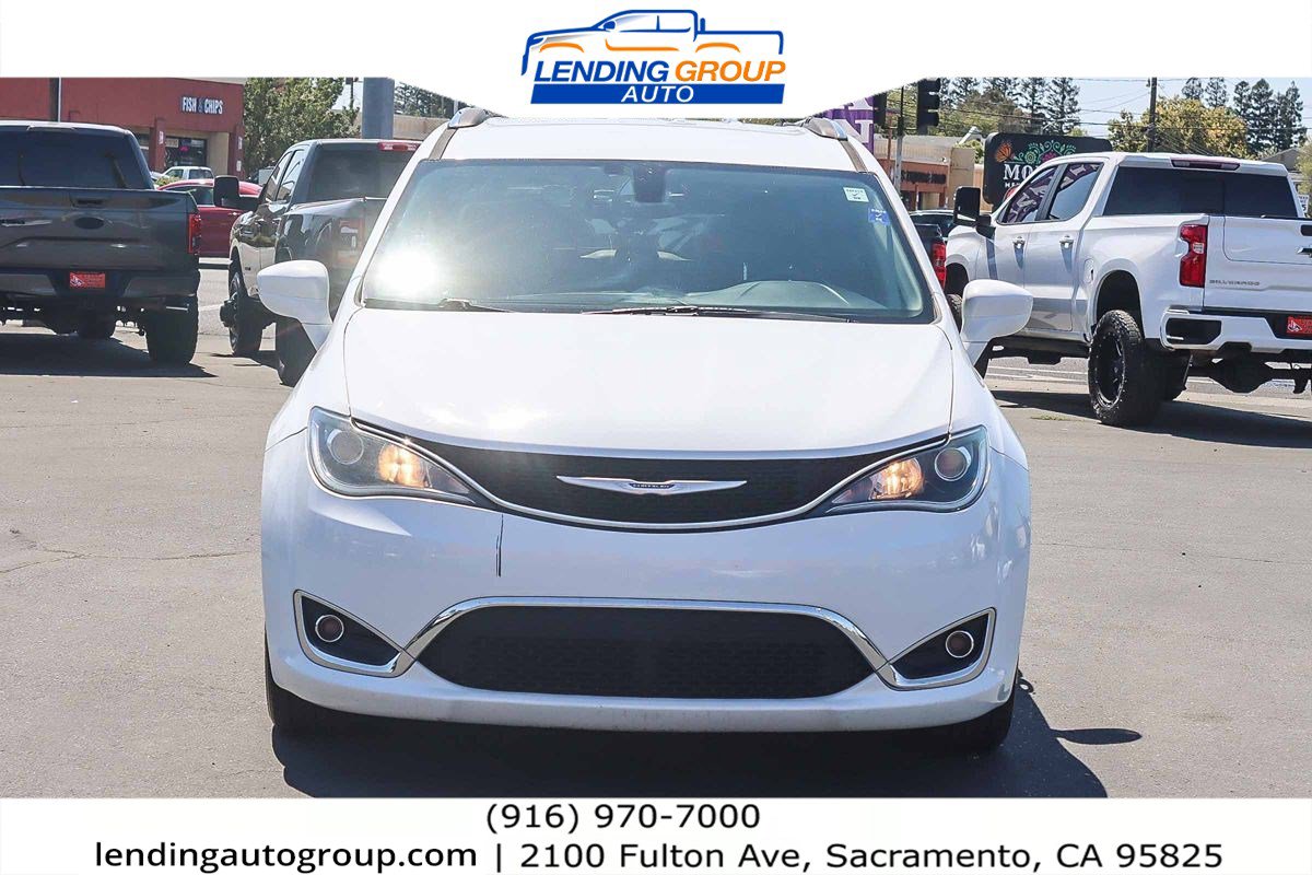 Used 2018 Chrysler Pacifica Touring-L Plus image 6
