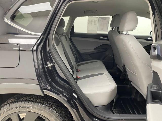 Used 2024 Volkswagen Taos SE w/ Black Wheel Plus Package image 13