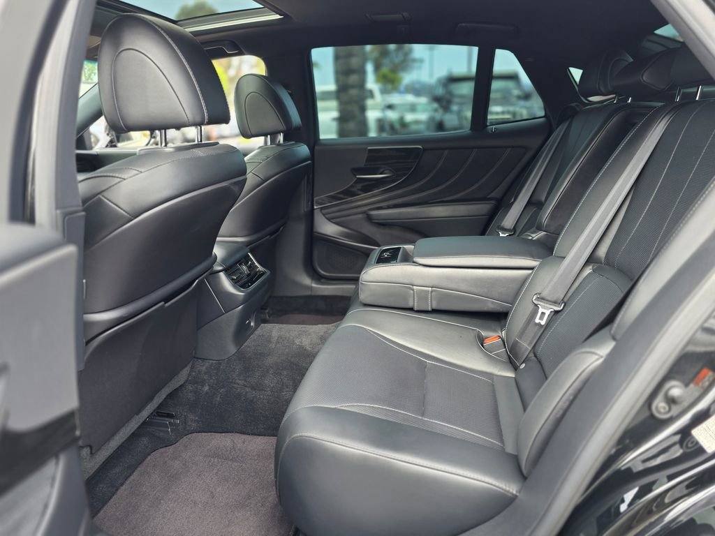 Used 2021 Lexus LS 500 w/ Accessory Package (Z1) RWD image 14