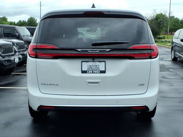 New 2027 Chrysler Pacifica Select AWD/4WD image 22