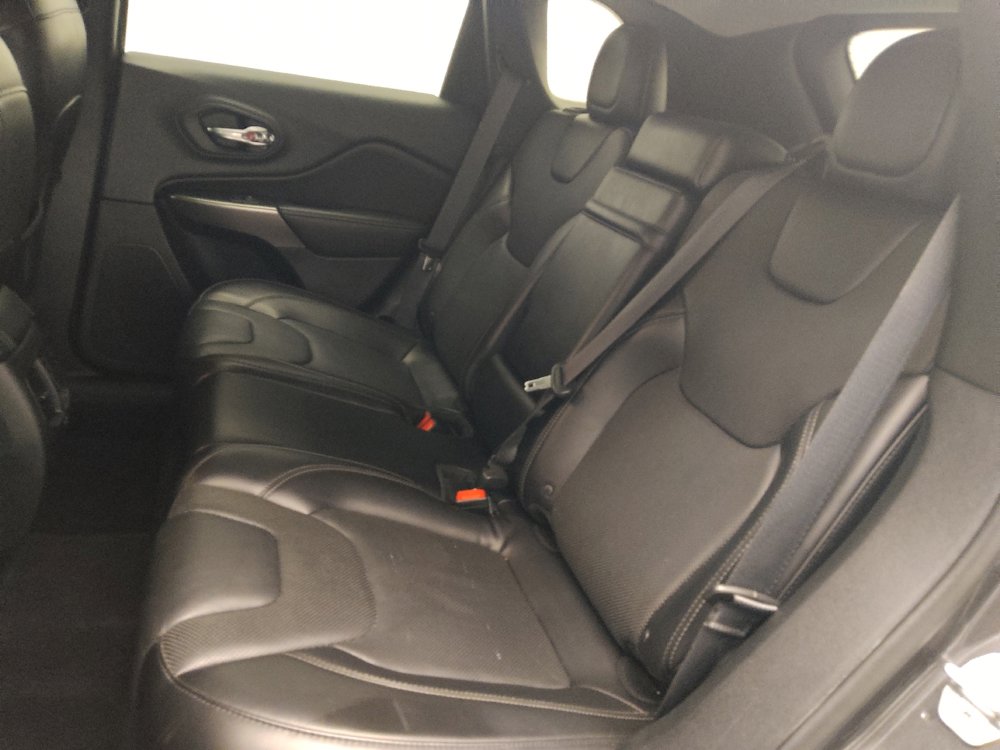 Used 2019 Jeep Cherokee Limited AWD/4WD image 18