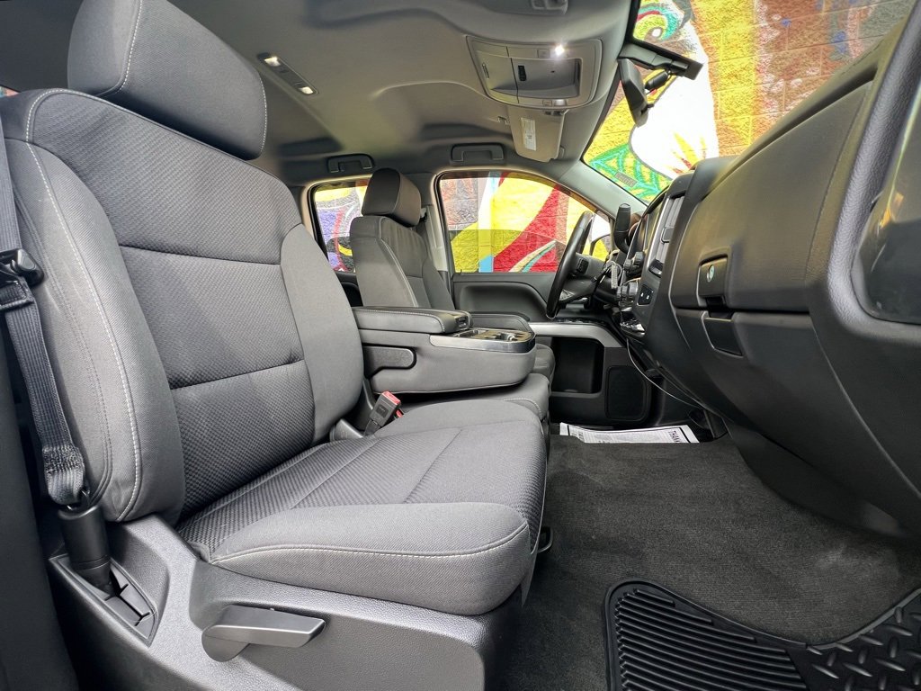 Used 2018 Chevrolet Silverado 1500 LT w/ All Star Edition image 38