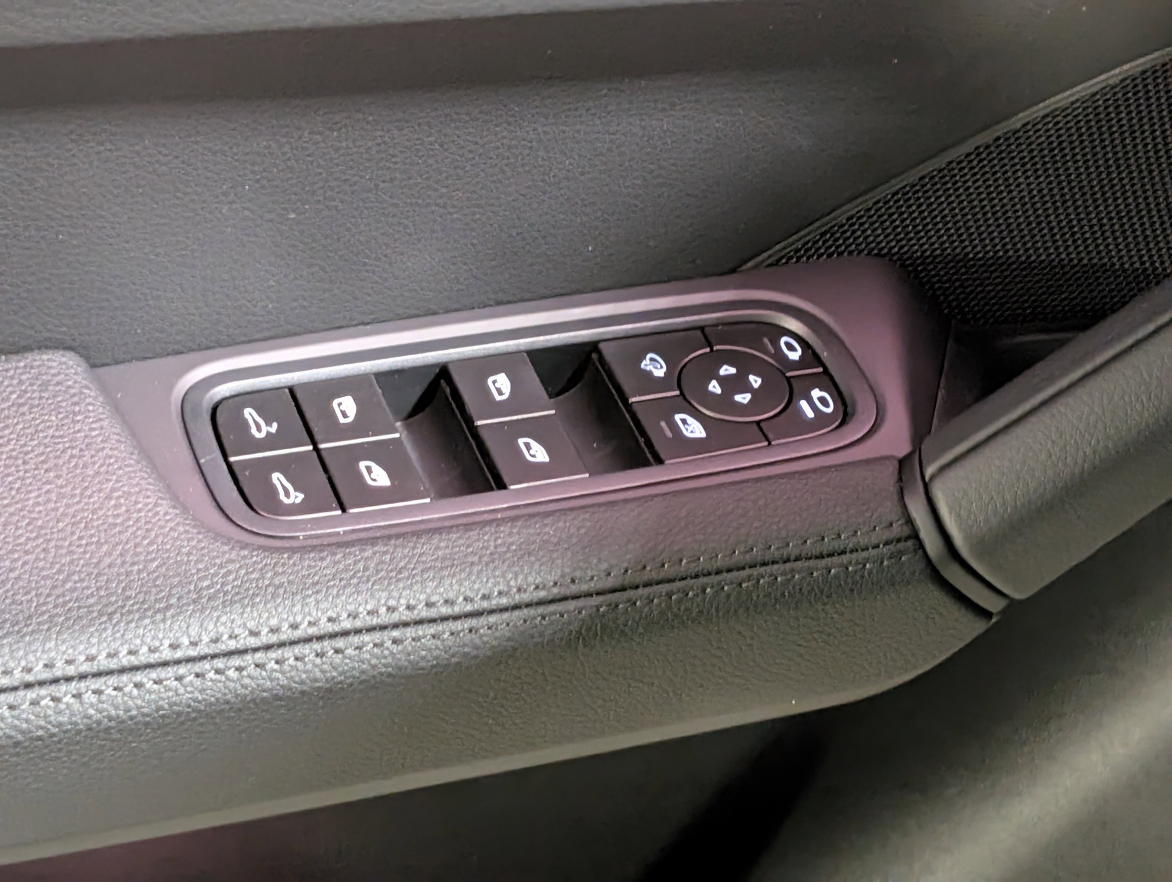 New 2026 Porsche Cayenne Coupe image 21