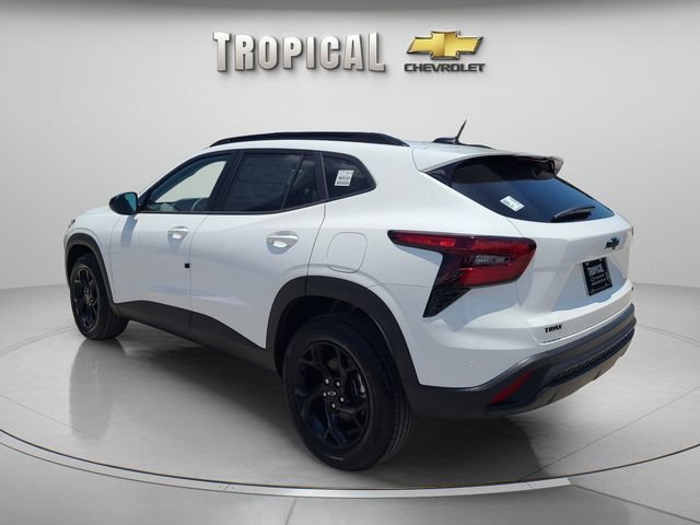 New 2026 Chevrolet Trax LT w/ Midnight Edition FWD image 3