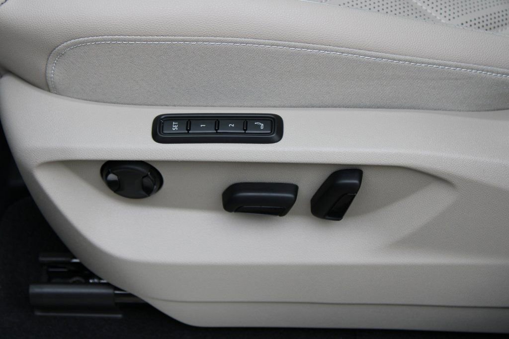 New 2026 Volkswagen Atlas SEL Premium R-Line image 11