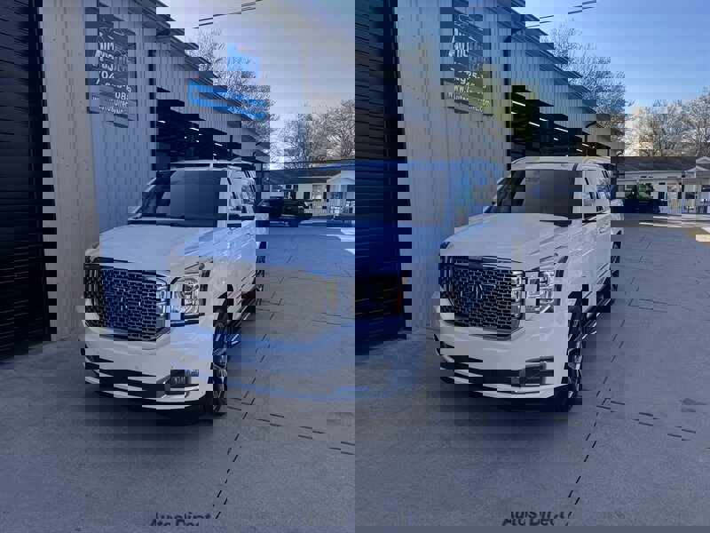 Used 2017 GMC Yukon XL Denali image 15