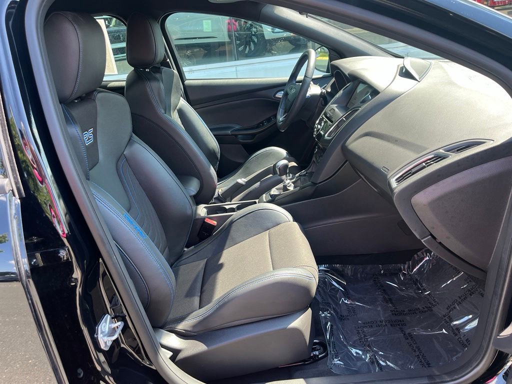Used 2017 Ford Focus RS AWD/4WD image 18