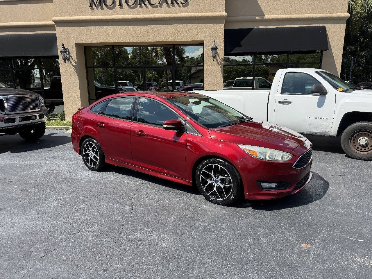 Used 2015 Ford Focus SE w/ SE Sport Package FWD image 2