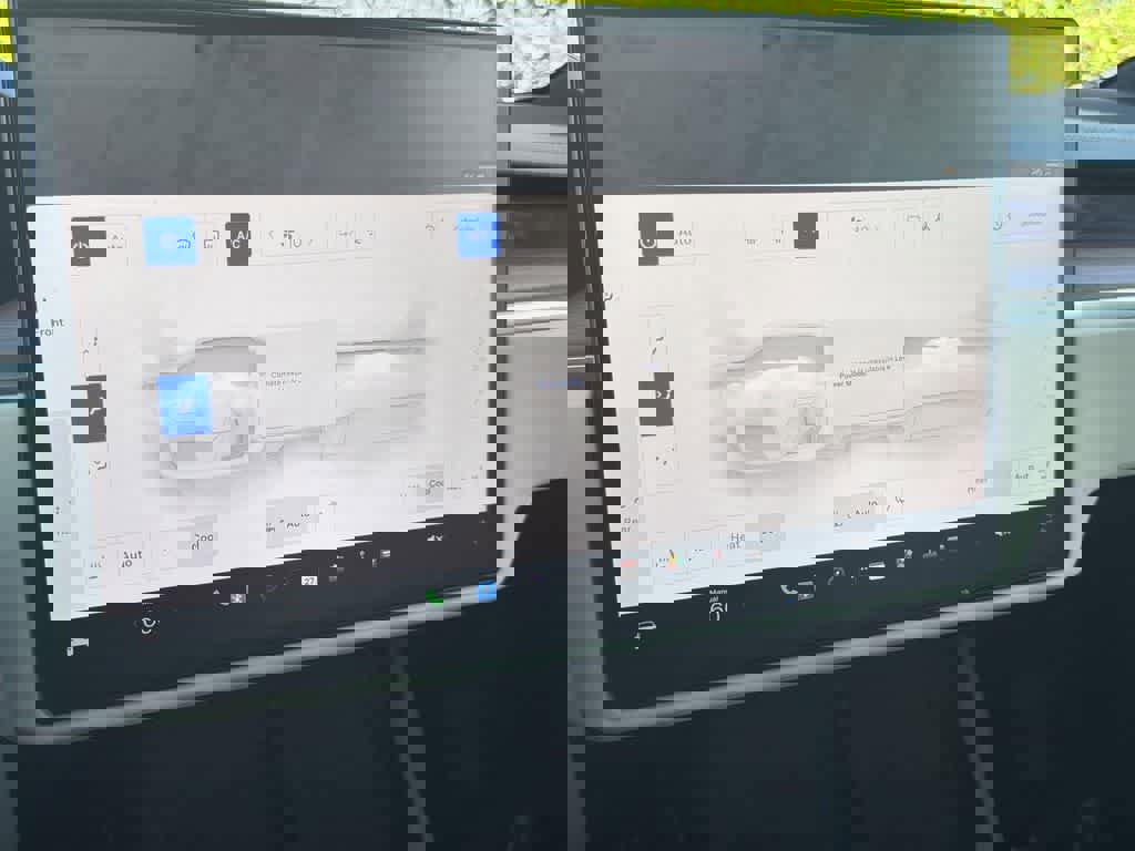 Used 2022 Tesla Model X image 13