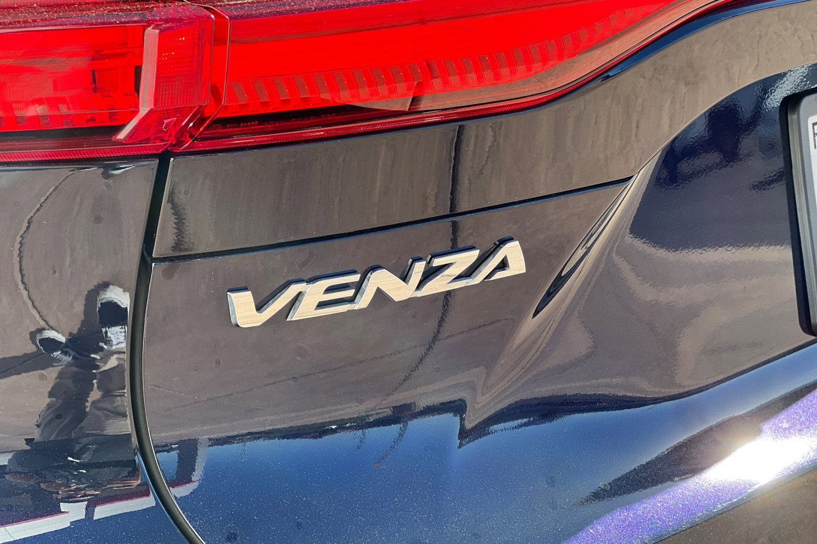 Certified 2024 Toyota Venza LE image 34