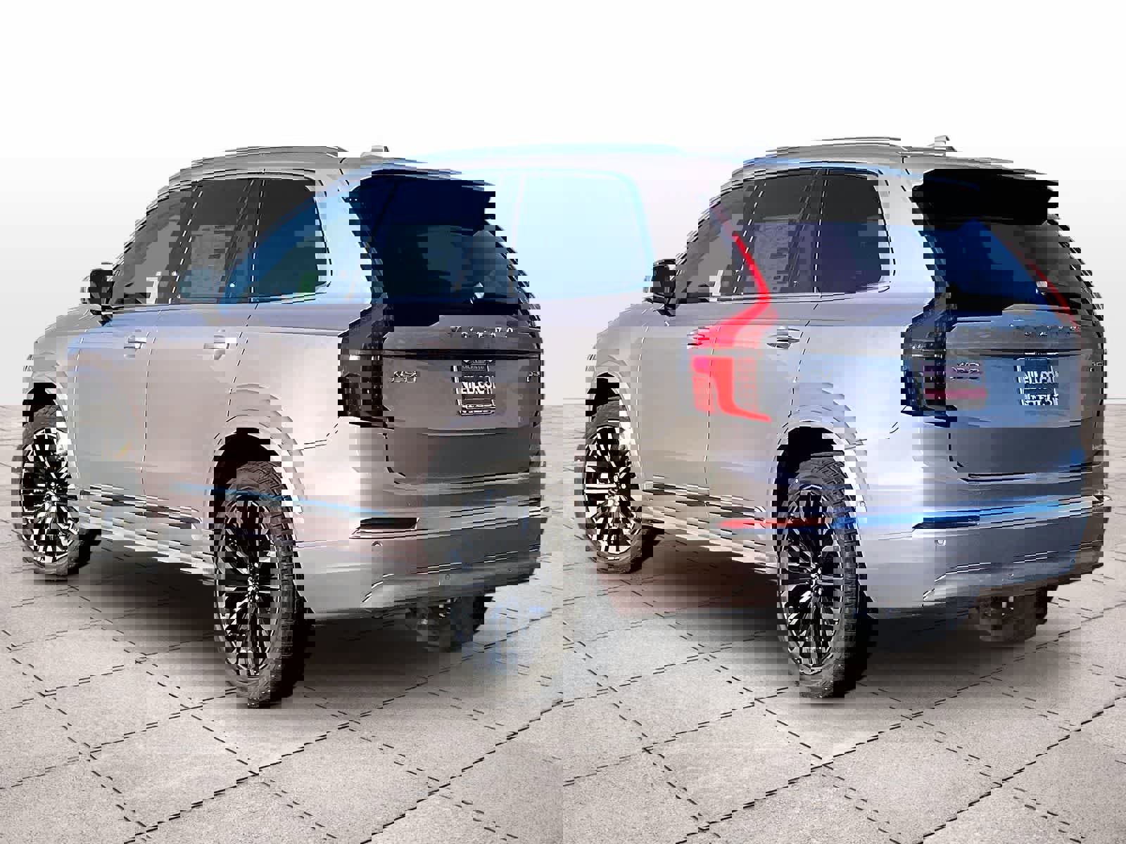 New 2026 Volvo XC90 B5 Plus w/ Protection Package image 3