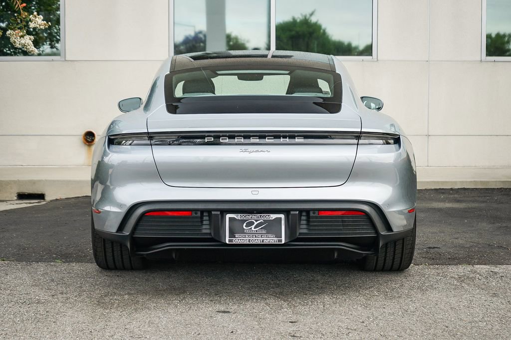 Used 2024 Porsche Taycan image 5