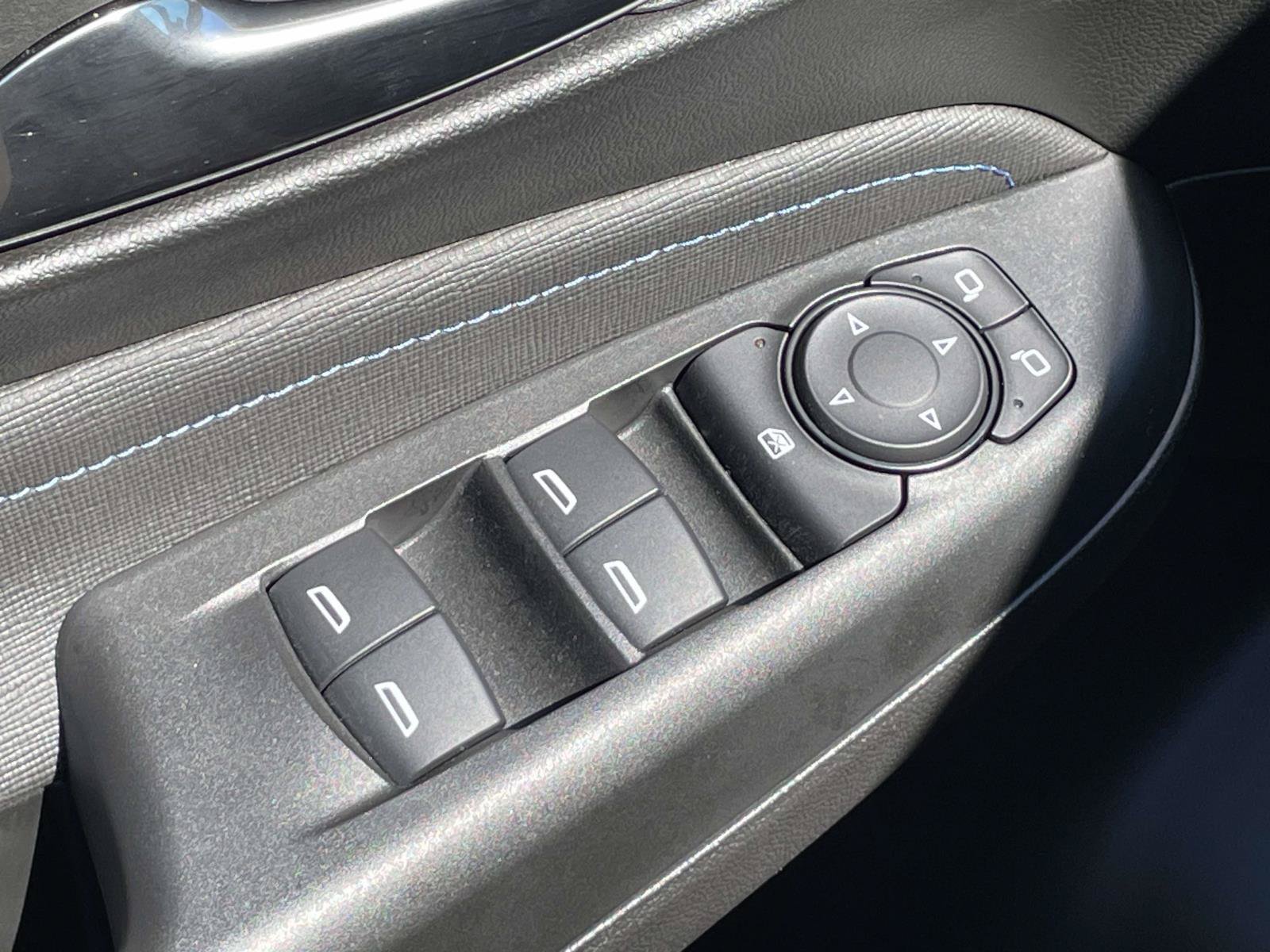 Used 2024 Buick Envista Sport Touring w/ Convenience I Package FWD image 17