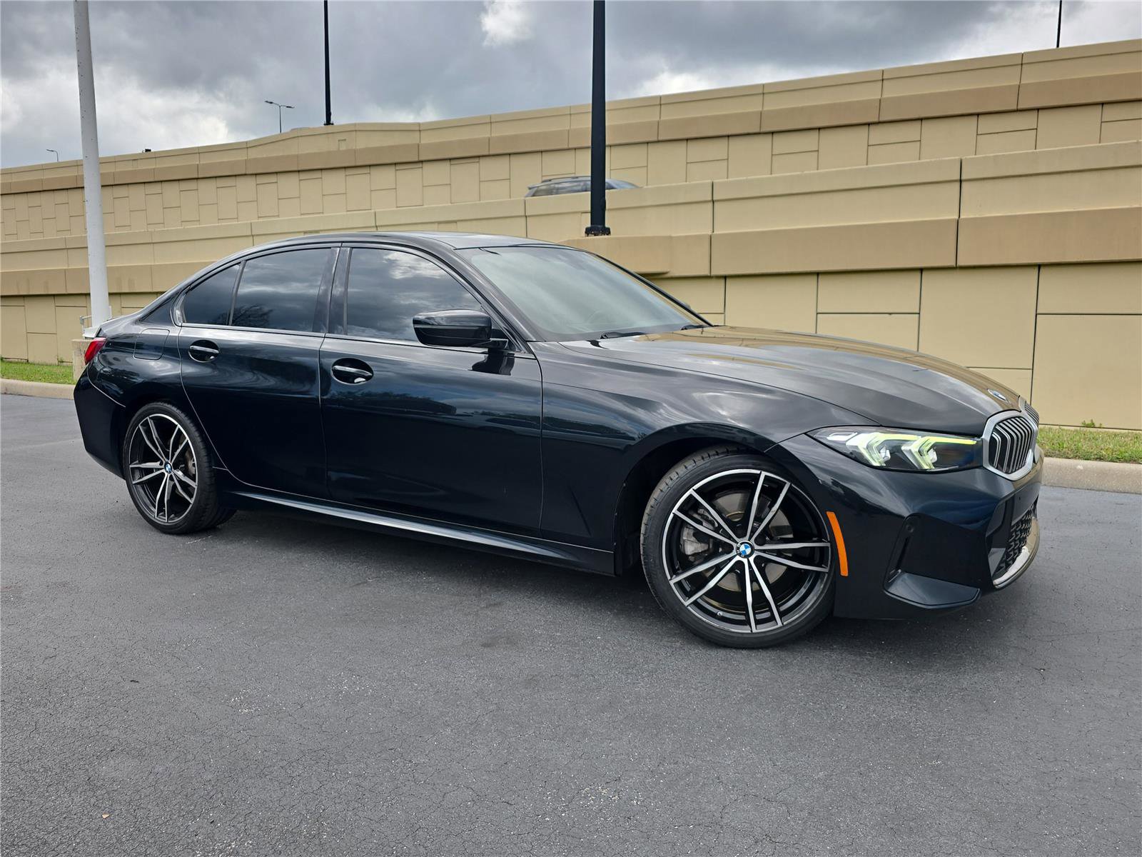 Certified 2023 BMW 330i 330i w/ M Sport Package image 24