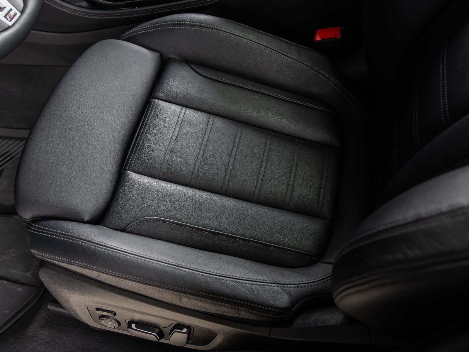 Used 2025 BMW X4 M w/ Executive Package AWD/4WD image 25