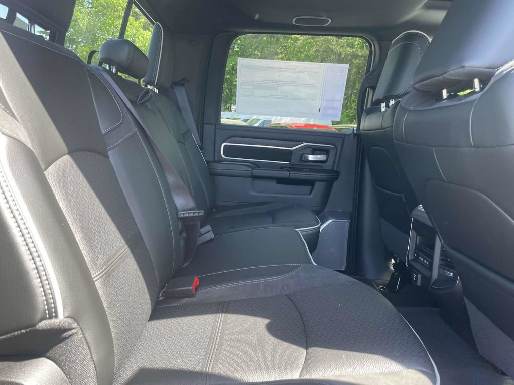 New 2026 RAM 2500 Laramie AWD/4WD image 17