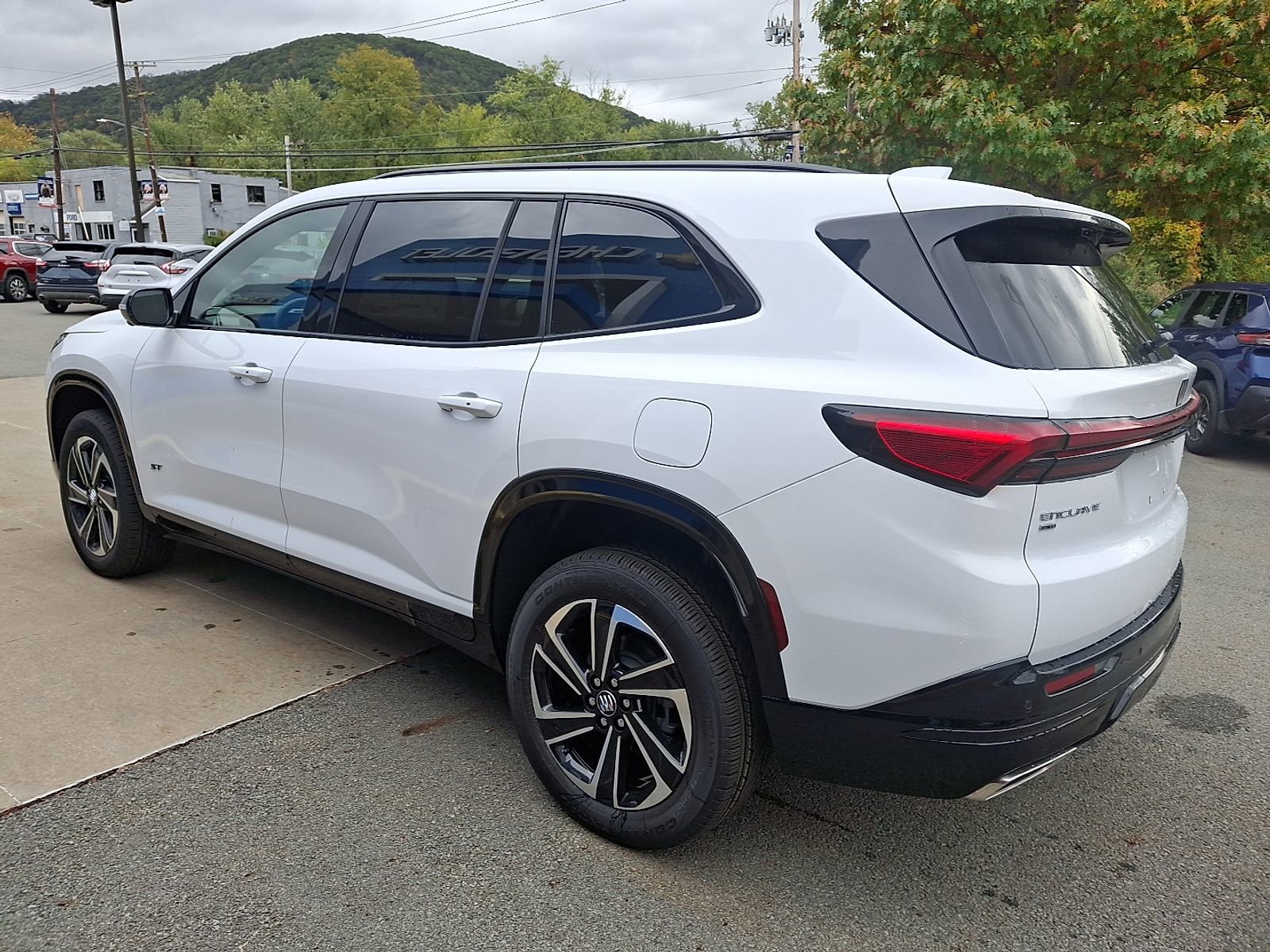 New 2026 Buick Enclave Sport Touring w/ Power Package image 4