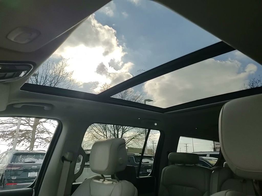 Certified 2024 Jeep Wagoneer Series III w/ Premium Group I image 37