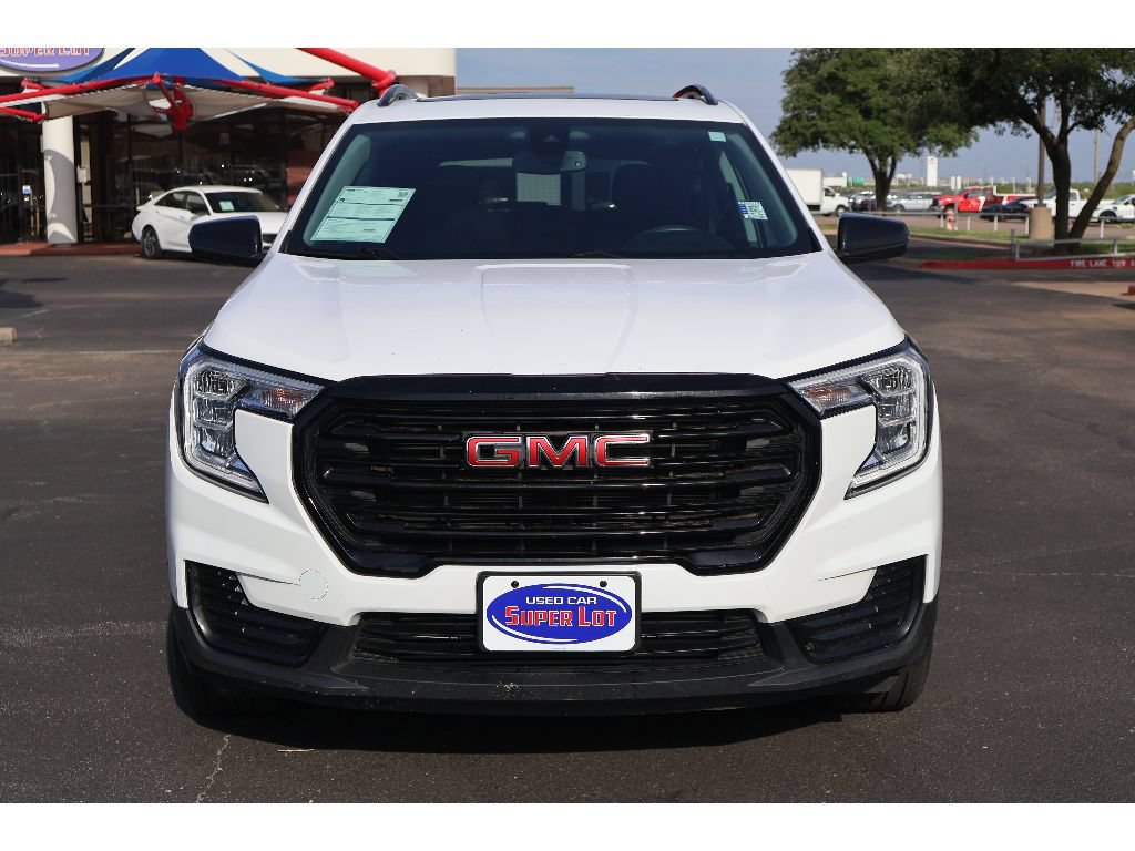 Used 2023 GMC Terrain SLE w/ Driver Convenience Package FWD image 11