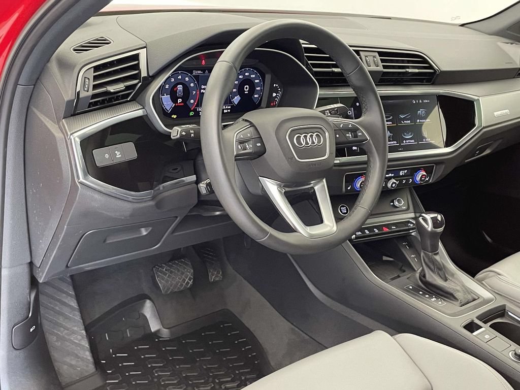 Certified 2025 Audi Q3 2.0T Premium w/ Convenience Package AWD/4WD image 4