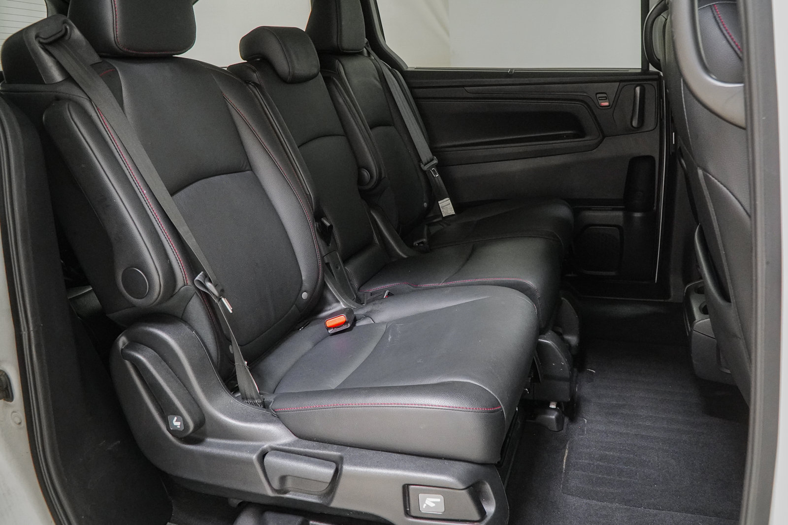 Used 2025 Honda Odyssey Sport-L image 42