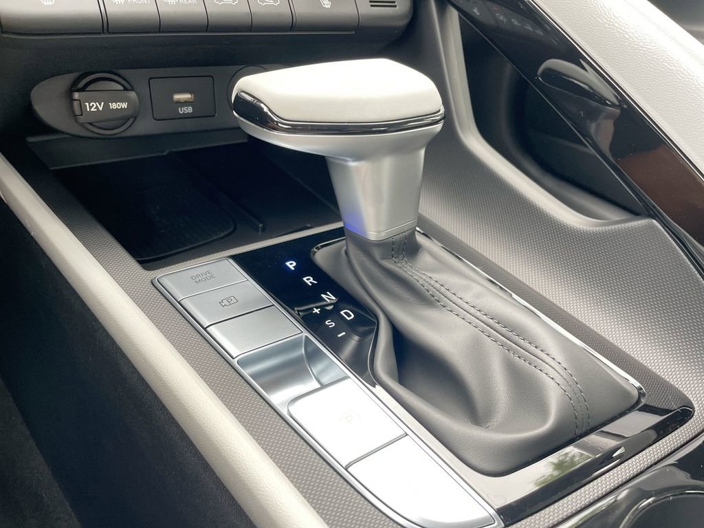 New 2025 Hyundai Elantra Limited image 45