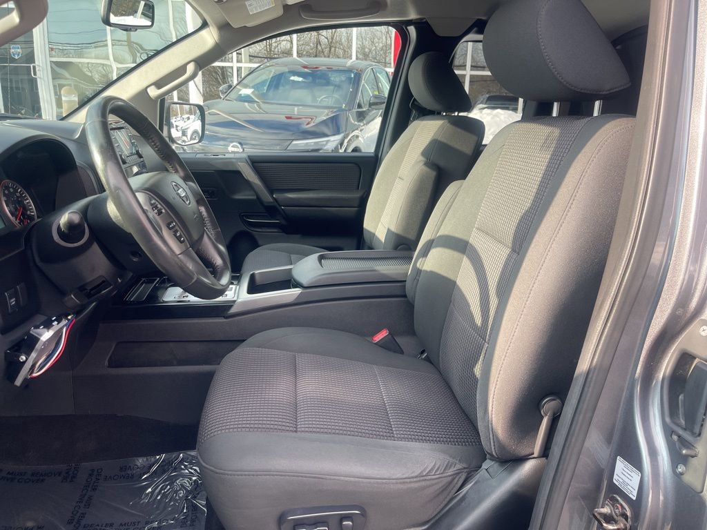 Used 2014 Nissan Titan SV w/ SV Value Truck Package image 14