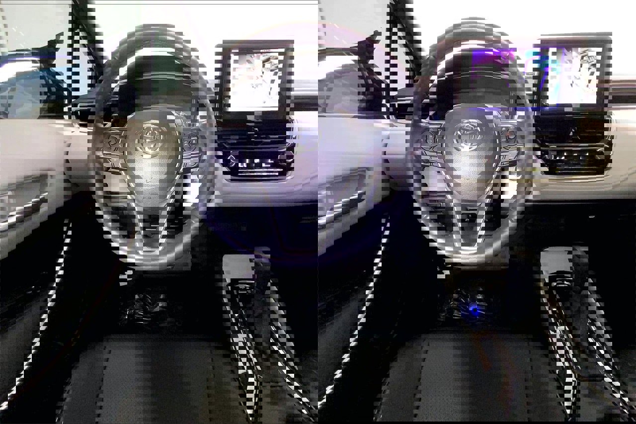 Used 2024 Toyota Corolla SE image 4