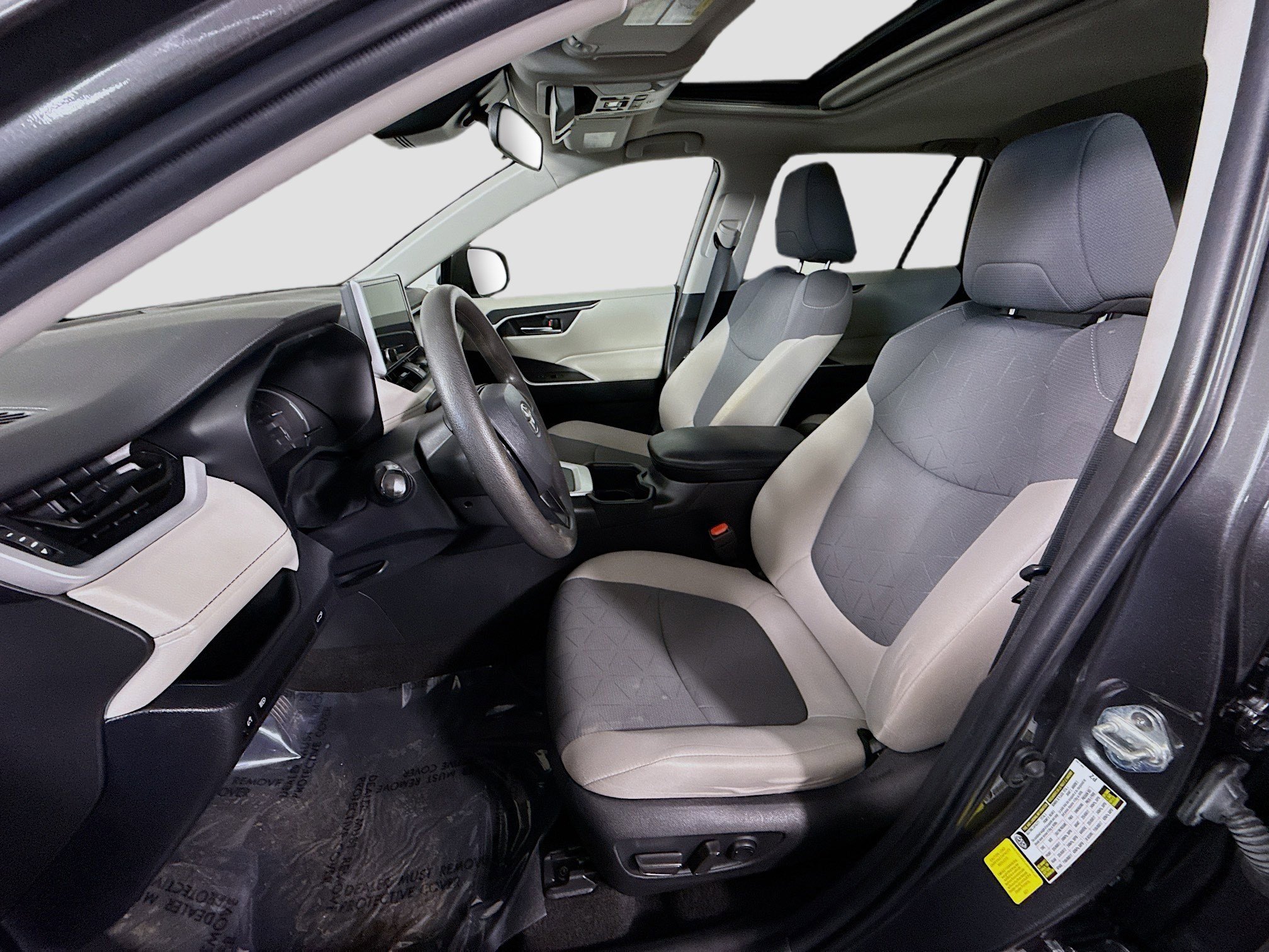 Used 2023 Toyota RAV4 XLE image 22