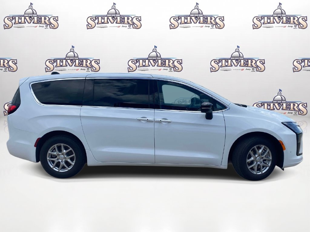 New 2027 Chrysler Pacifica Select w/ Family Tech Group FWD image 6