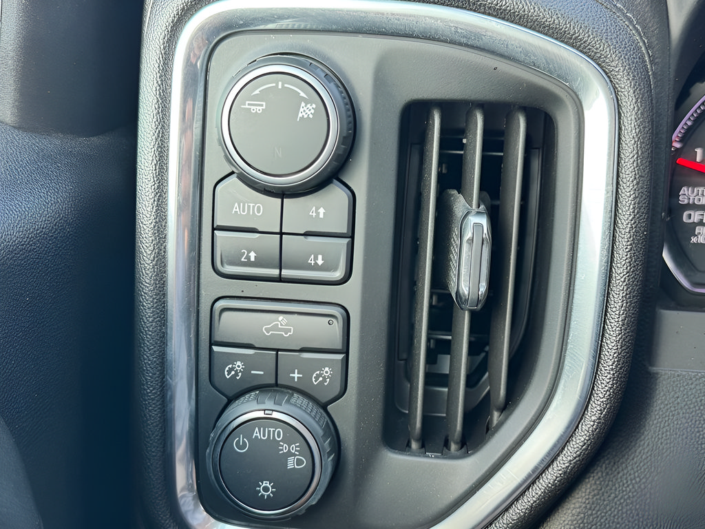 Used 2019 Chevrolet Silverado 1500 LT w/ All-Star Edition AWD/4WD image 36