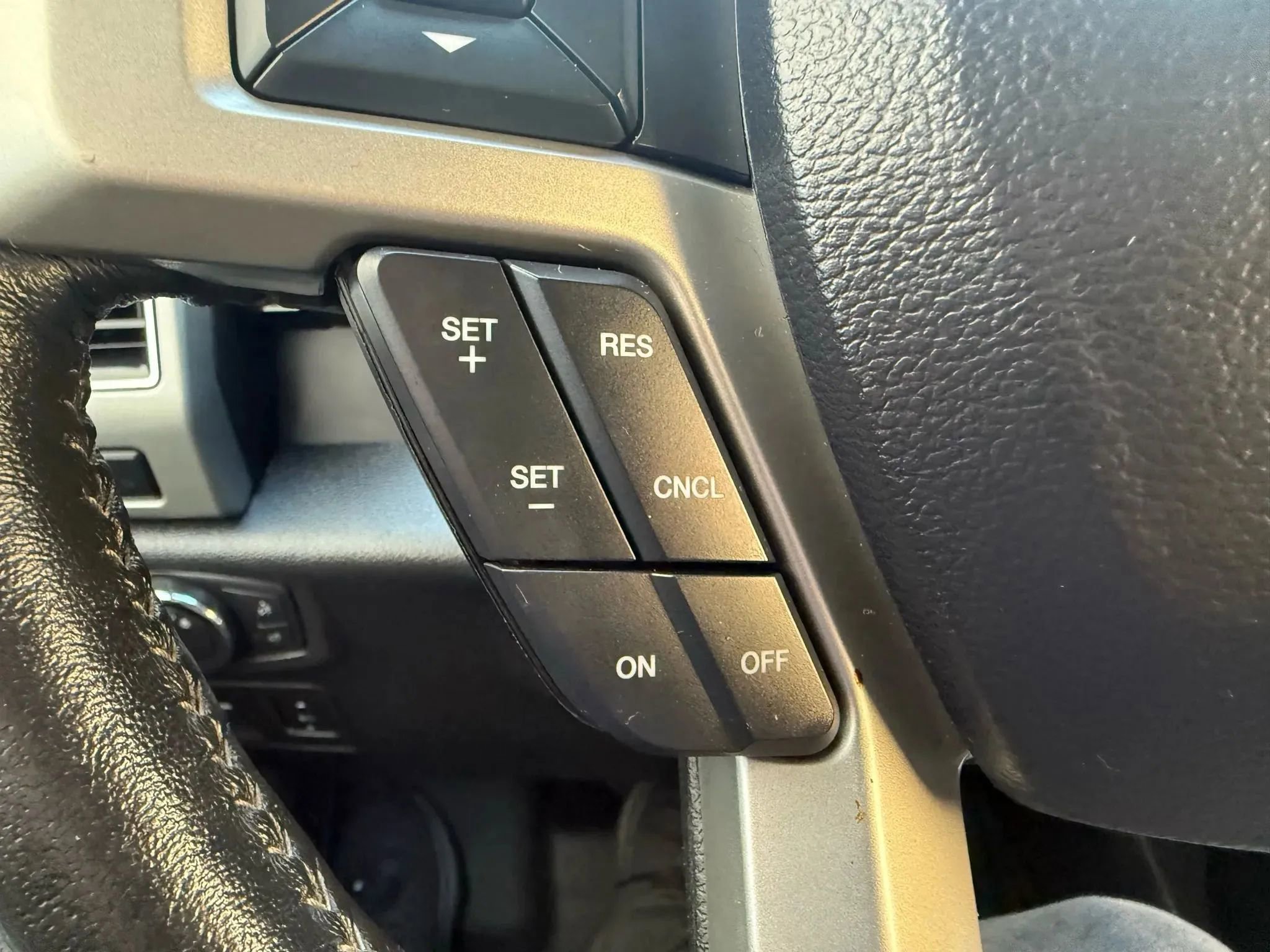 Used 2020 Ford F150 Lariat w/ Equipment Group 502A Luxury image 14